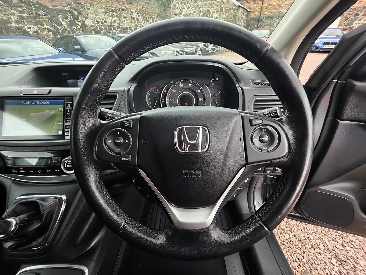 Used 2016 Honda Cr-V Se Plus Navi Grey - Interior and Exterior details 9