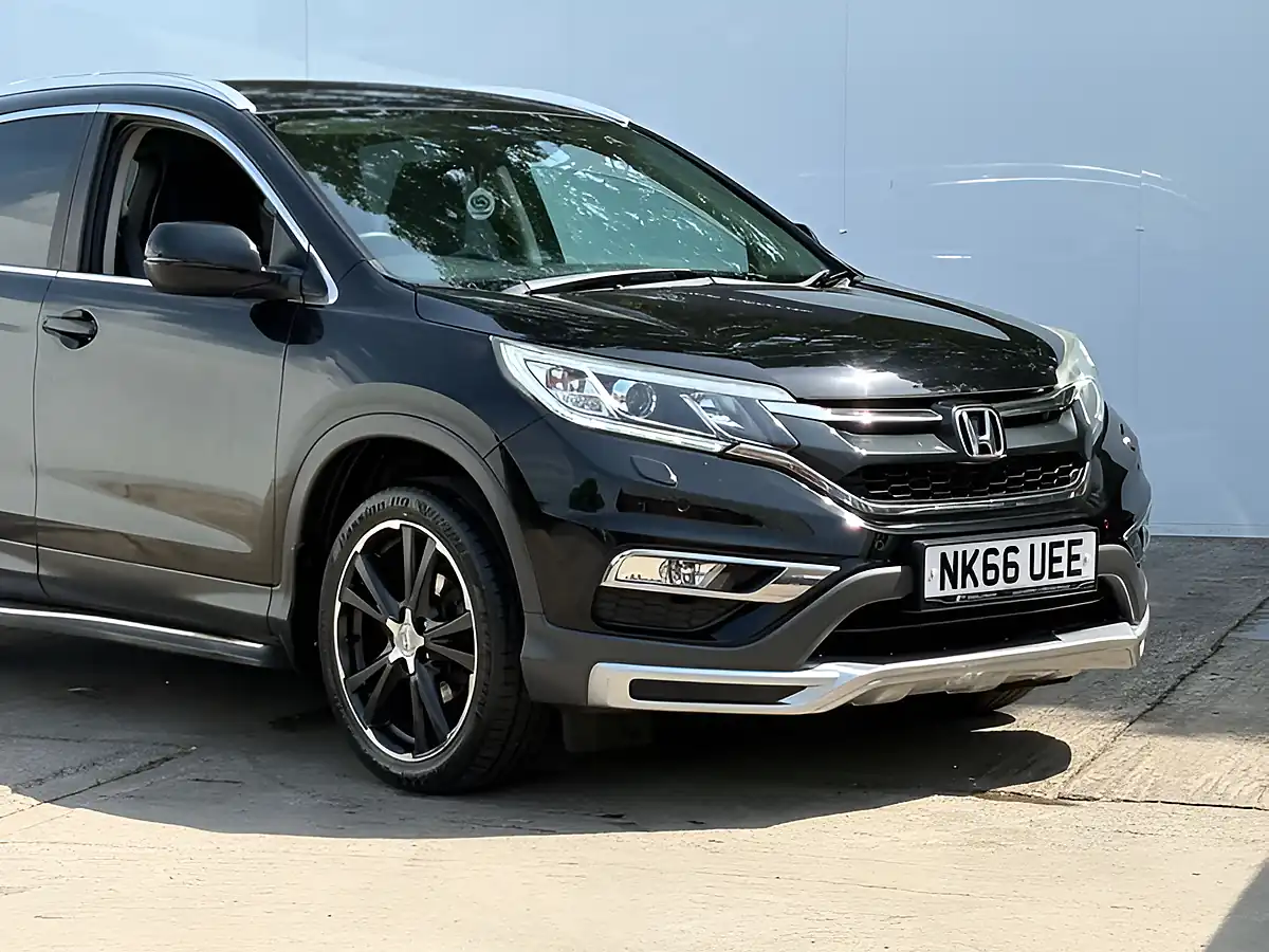 Used 2016 Honda Cr-V Sr Crystal Black - Interior and Exterior details 2