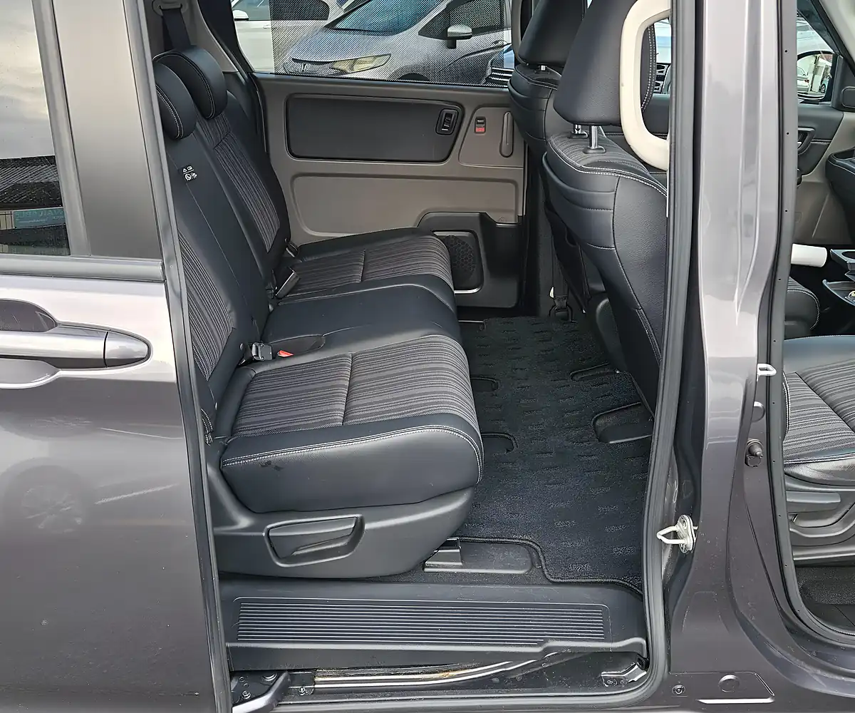 Used 2016 Honda Freed +plus GB8 Grey - Interior and Exterior details 10