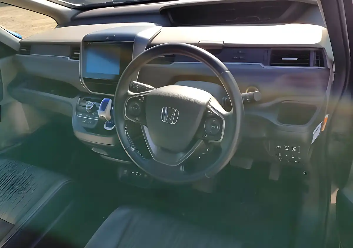 Used 2016 Honda Freed +plus Grey - Interior and Exterior details 7