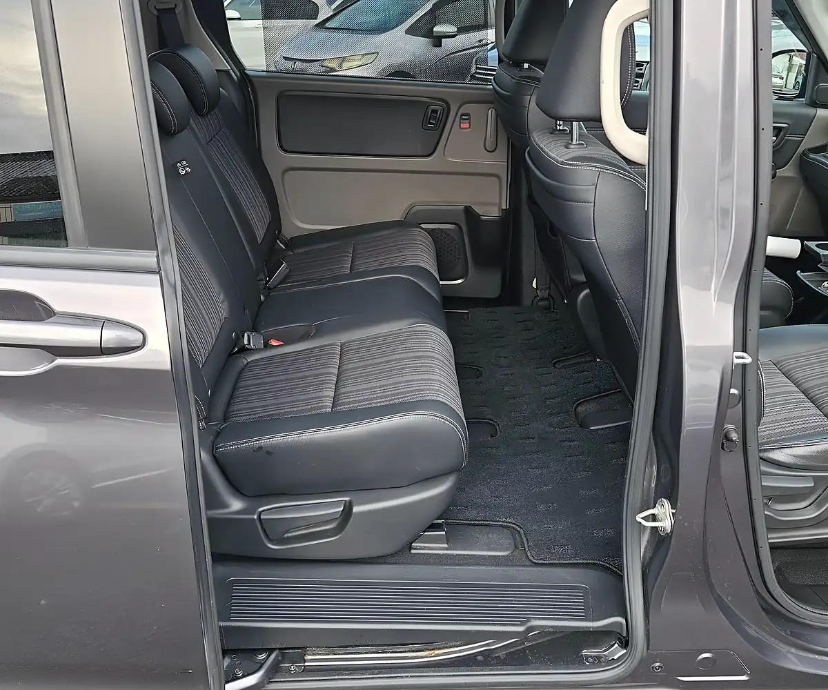 Used 2016 Honda Freed Plus Grey - Interior and Exterior details 10