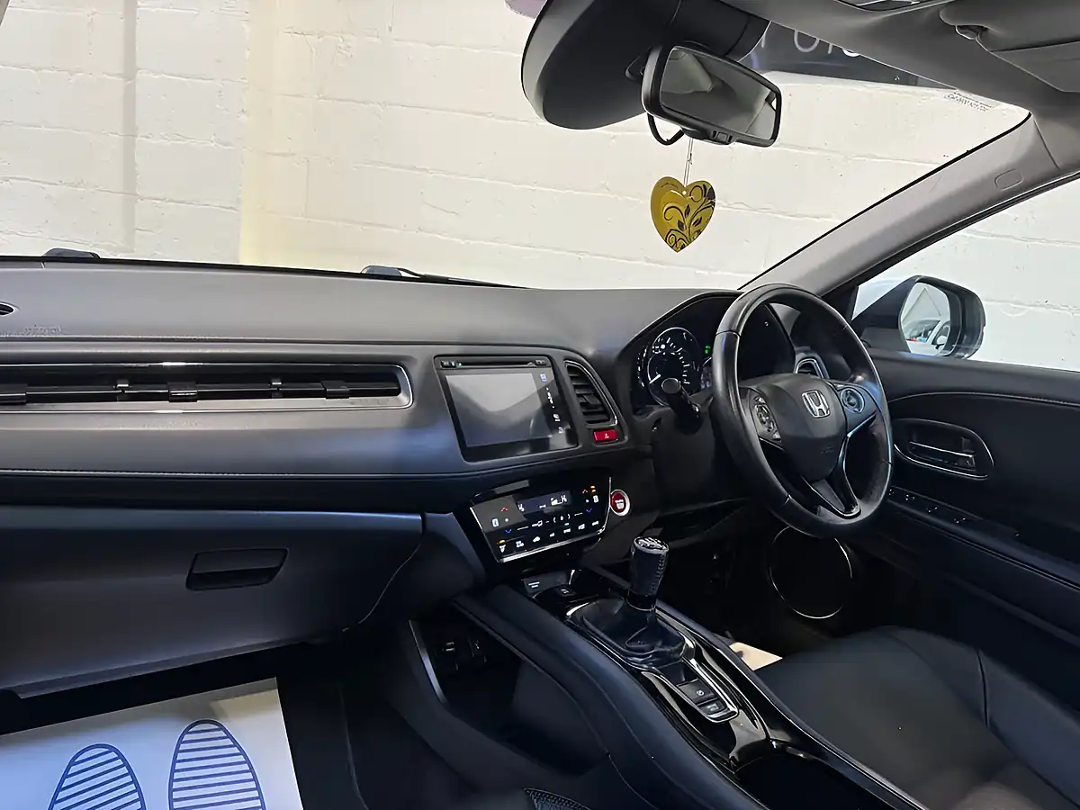 Used 2016 Honda Hr-V Ex White - Interior and Exterior details 16