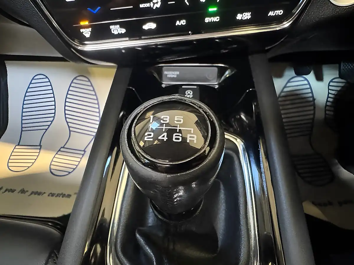 Used 2016 Honda Hr-V Ex White - Interior and Exterior details 19