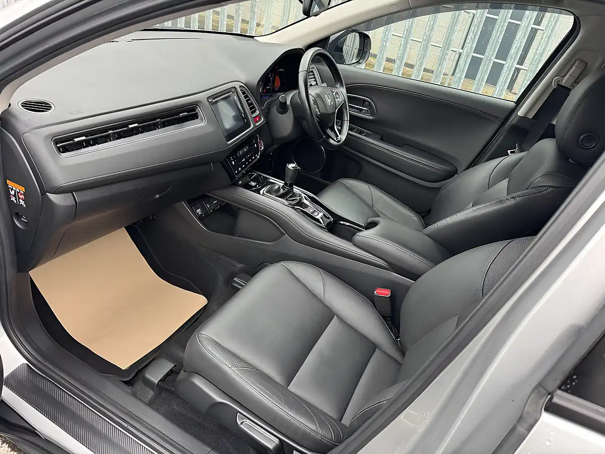 Used 2016 Honda Hr-V Executive Silver - Interior and Exterior details 10