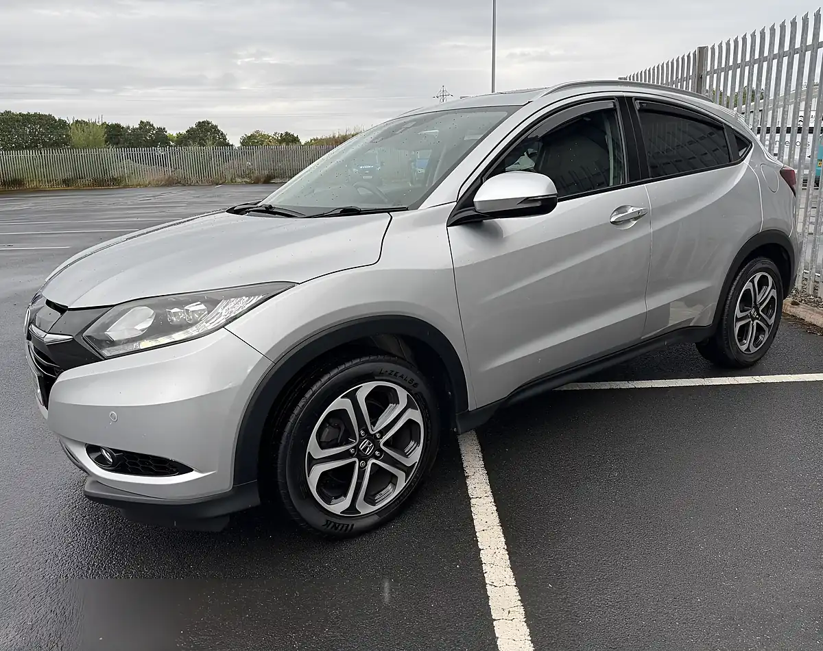 Used 2016 Honda Hr-V Executive Silver - Interior and Exterior details 2