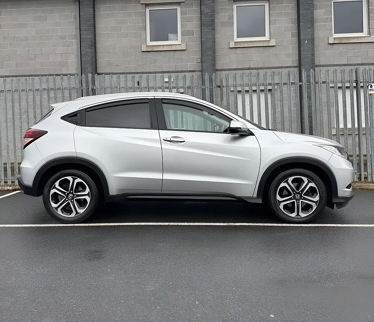 Used 2016 Honda Hr-V Executive Silver - Interior and Exterior details 7
