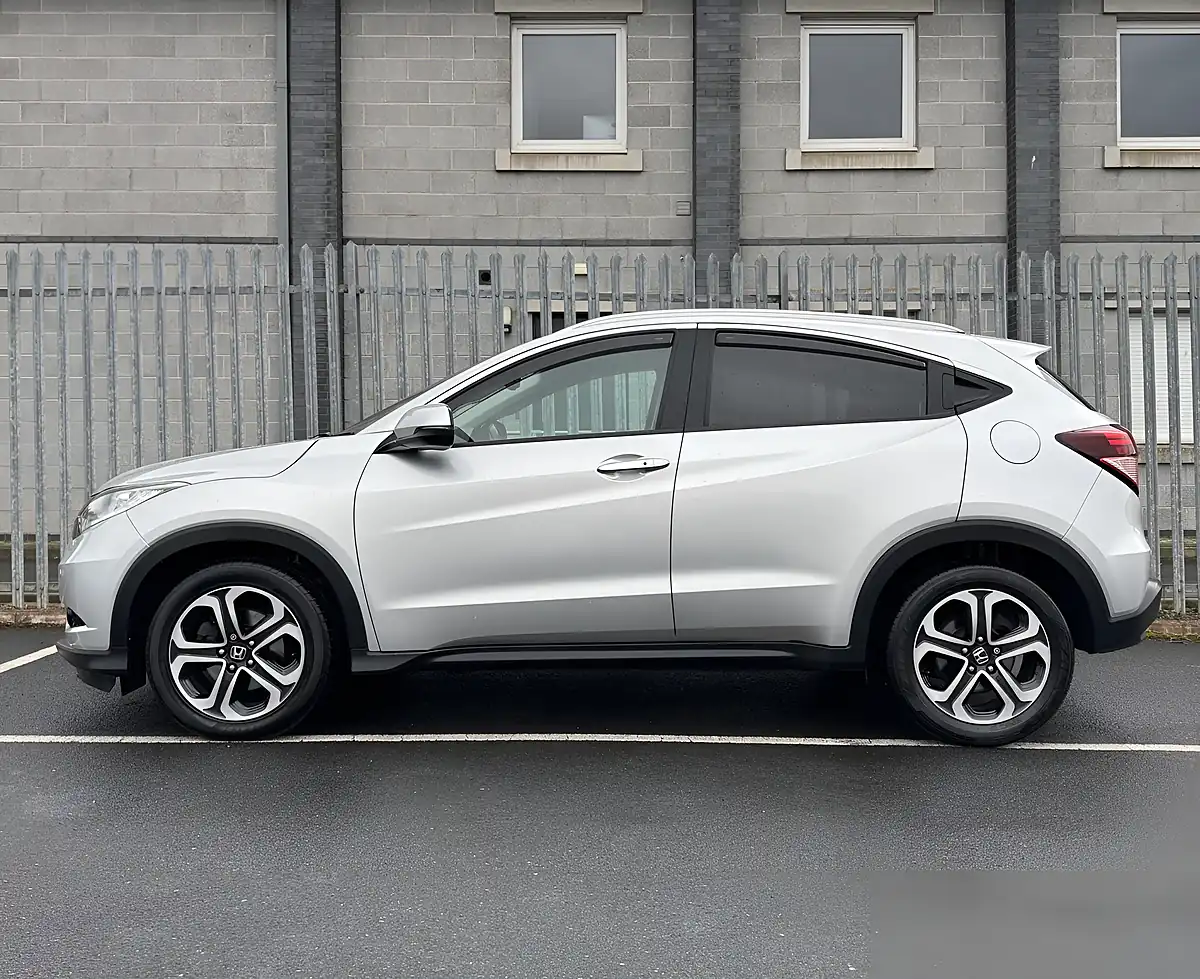 Used 2016 Honda Hr-V Executive Silver - Interior and Exterior details 8