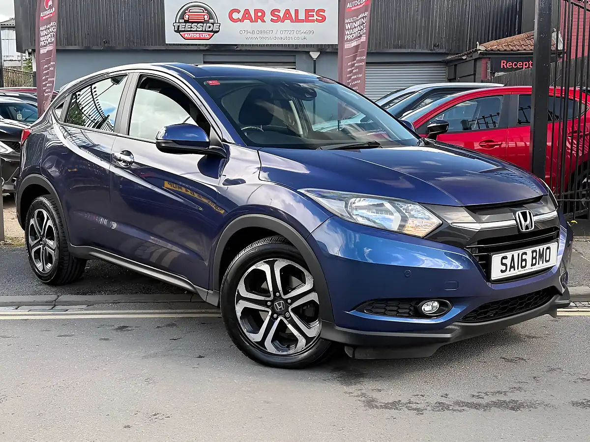 Used 2016 Honda Hr-V Se Navi Blue - Front View