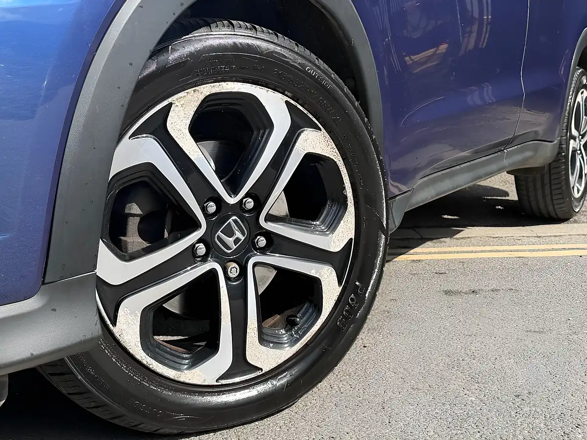 Used 2016 Honda Hr-V Se Navi Blue - Interior and Exterior details 12
