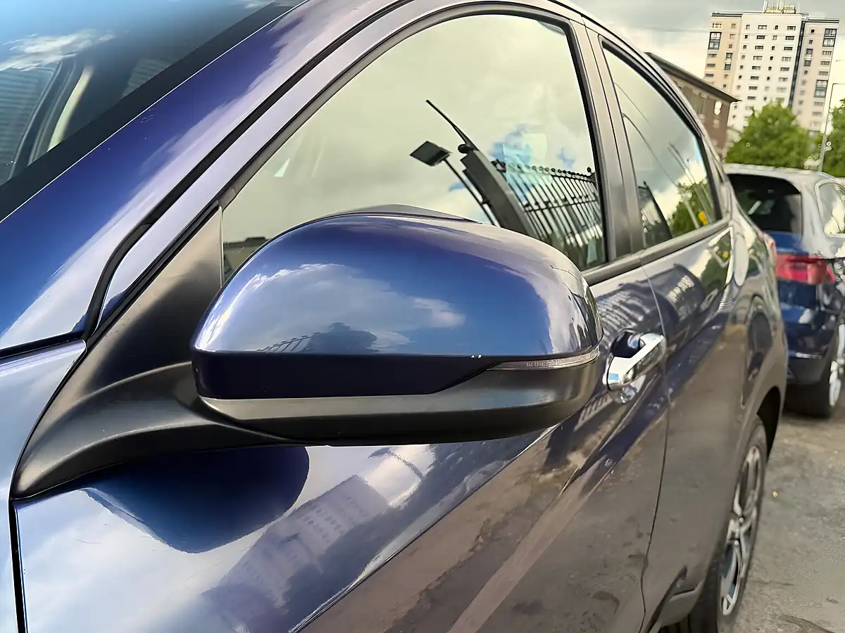 Used 2016 Honda Hr-V Se Navi Blue - Interior and Exterior details 15