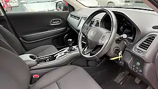 Used 2016 Honda Hr-V Se Navi Red - Interior and Exterior details 13