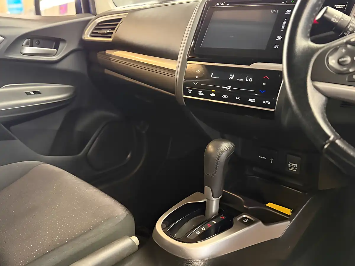 Used 2016 Honda Jazz Ex Blue - Interior and Exterior details 12