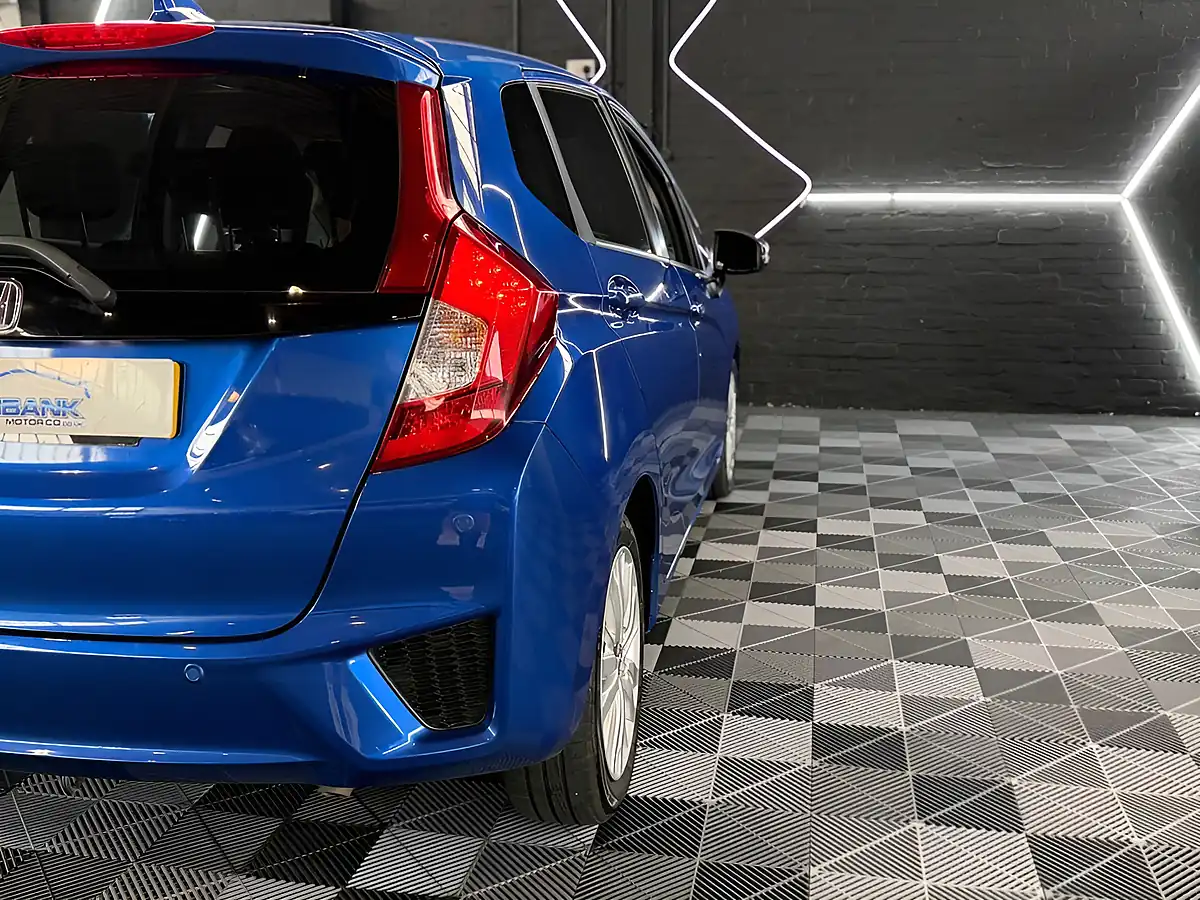Used 2016 Honda Jazz Ex Blue - Interior and Exterior details 16