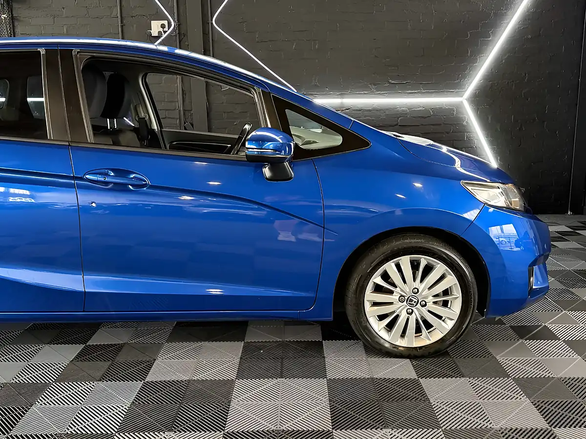 Used 2016 Honda Jazz Ex Blue - Interior and Exterior details 17