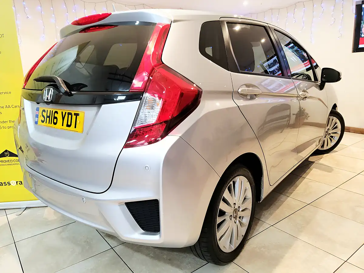 Used 2016 Honda Jazz Ex Silver - Interior and Exterior details 15