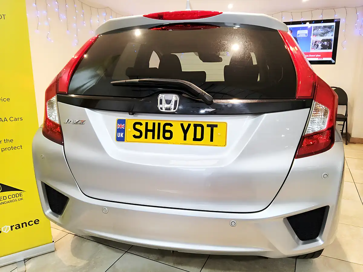 Used 2016 Honda Jazz Ex Silver - Interior and Exterior details 16