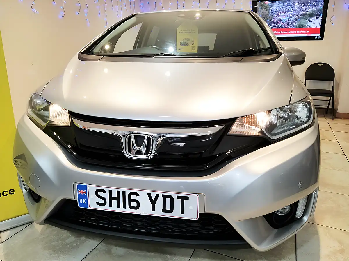 Used 2016 Honda Jazz Ex Silver - Interior and Exterior details 4