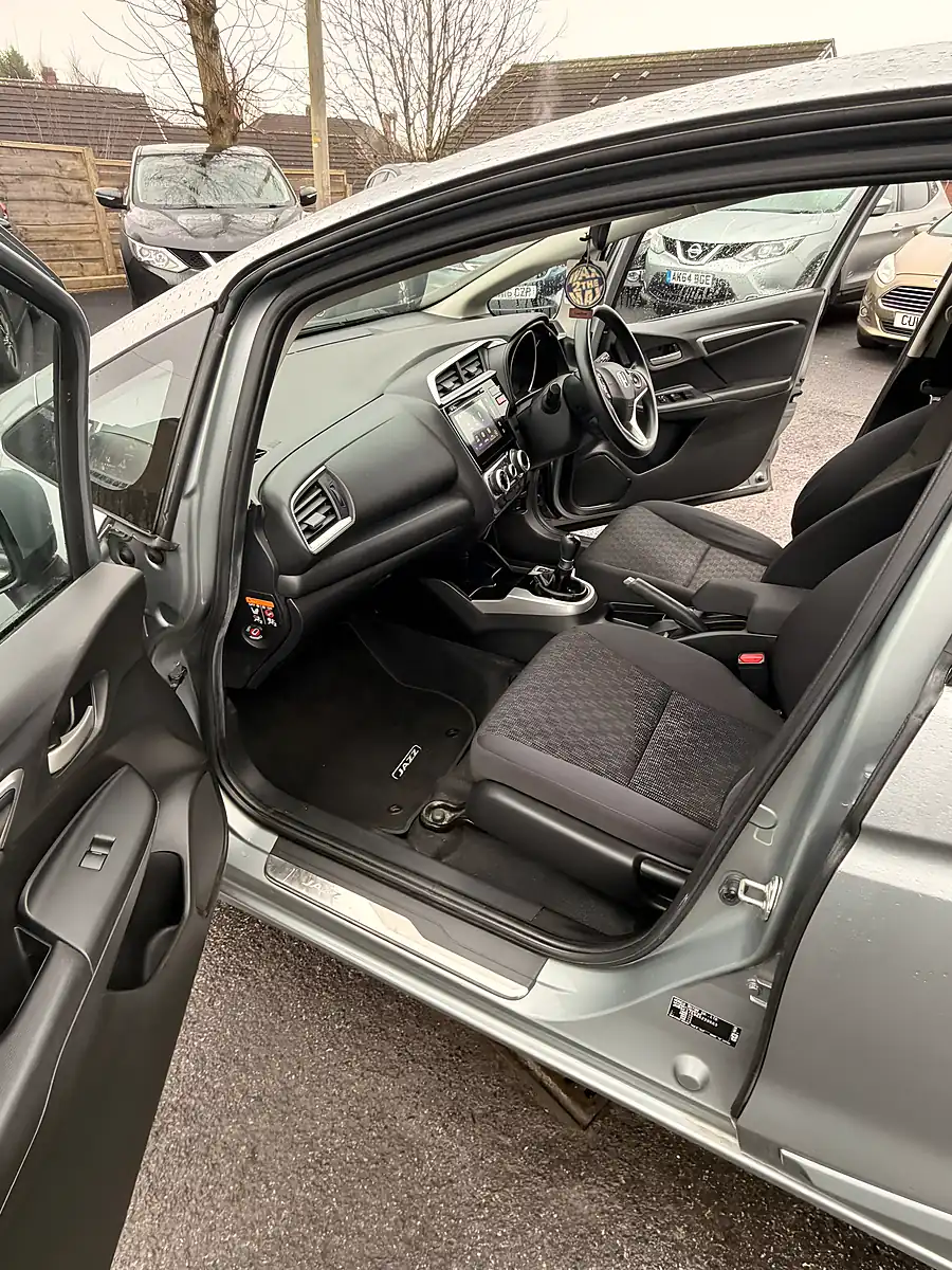 Used 2016 Honda Jazz S Silver - Interior and Exterior details 15