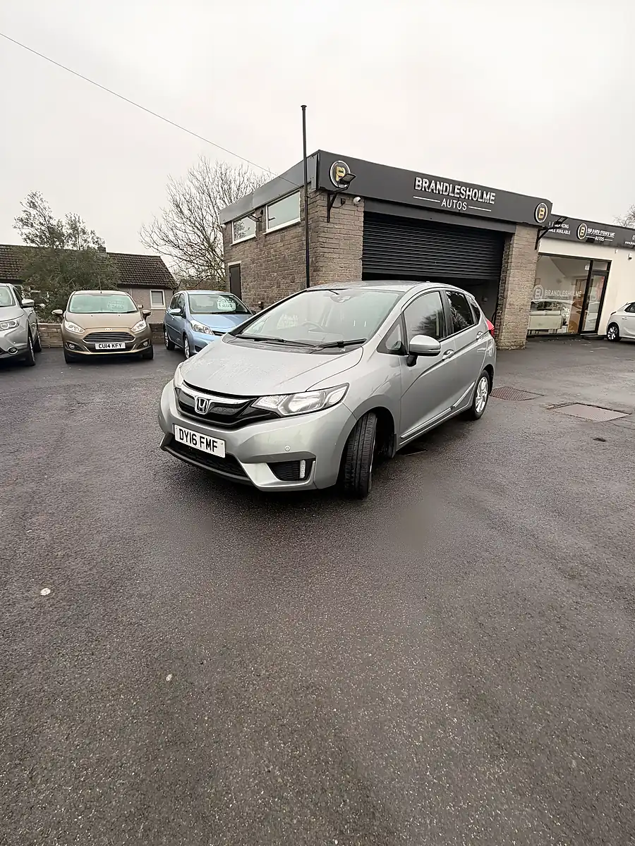 Used 2016 Honda Jazz S Silver - Interior and Exterior details 3