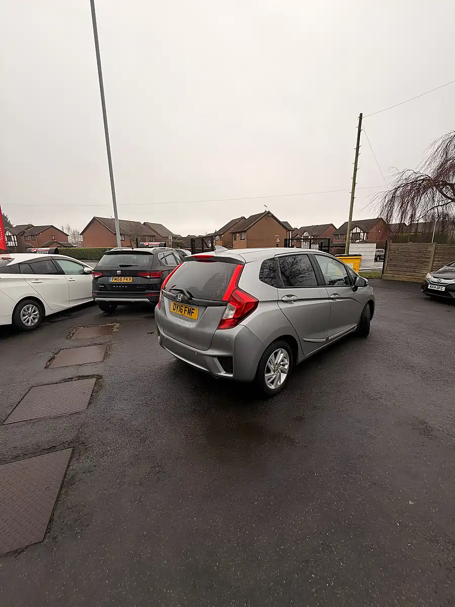 Used 2016 Honda Jazz S Silver - Interior and Exterior details 7
