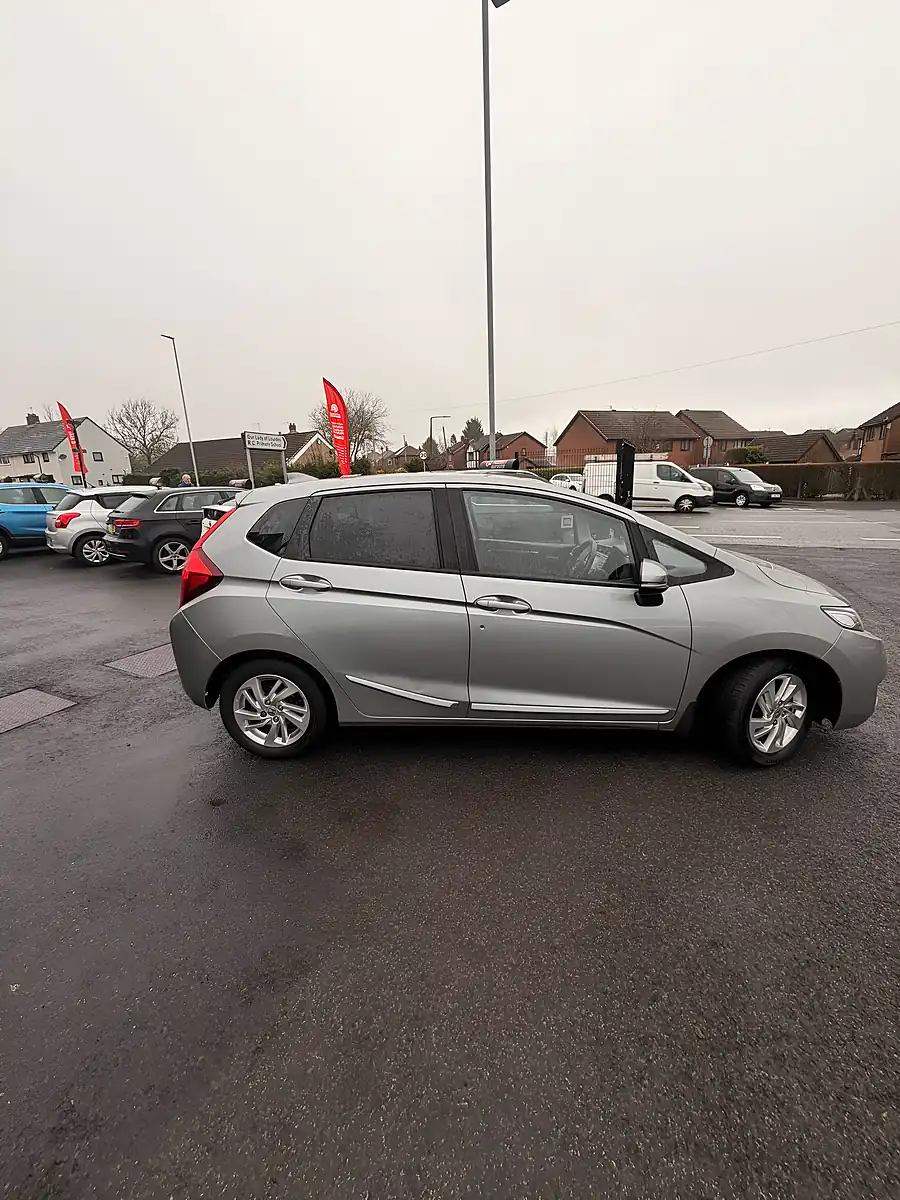 Used 2016 Honda Jazz S Silver - Interior and Exterior details 8