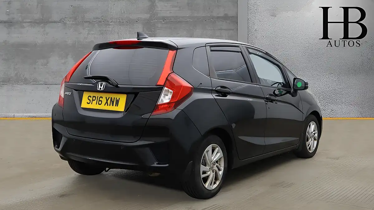 Used 2016 Honda Jazz Se Black - Interior and Exterior details 5