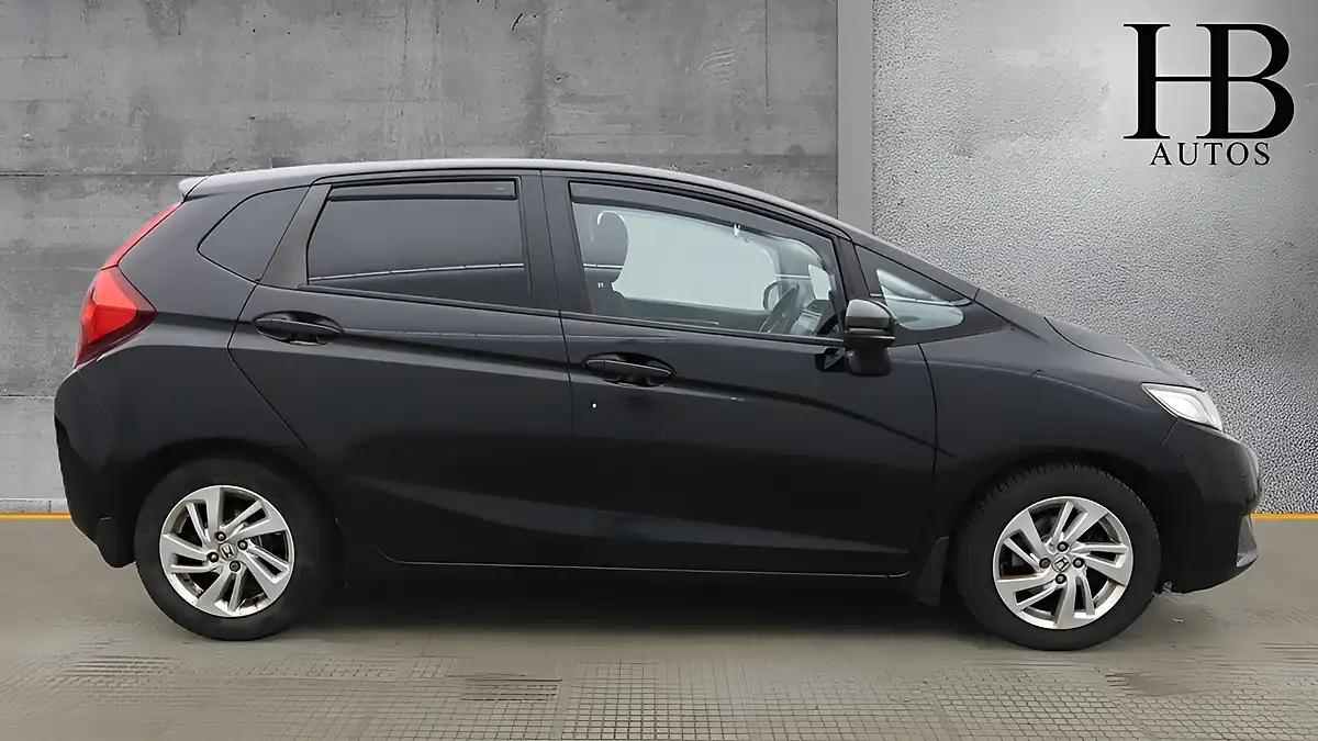 Used 2016 Honda Jazz Se Black - Interior and Exterior details 6