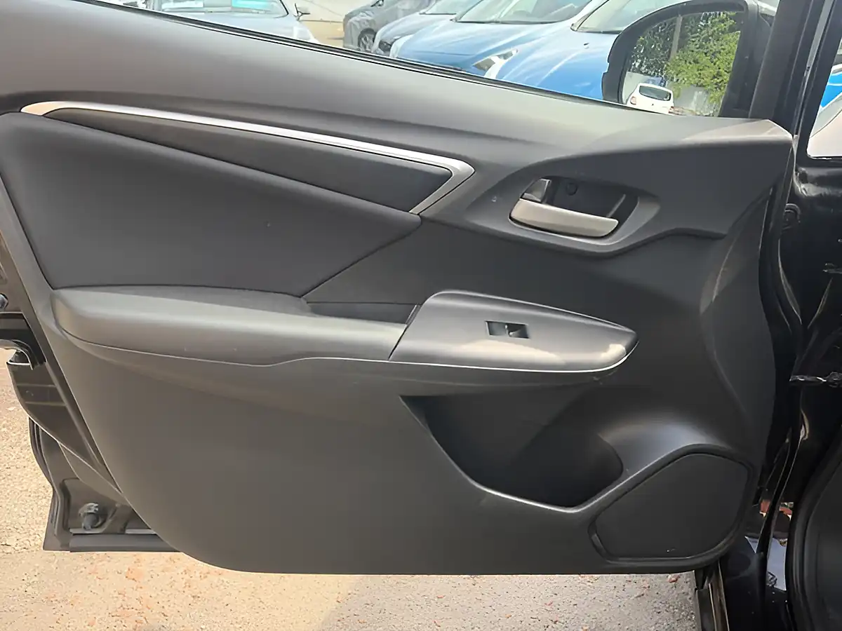Used 2016 Honda Jazz Se Black - Interior and Exterior details 12