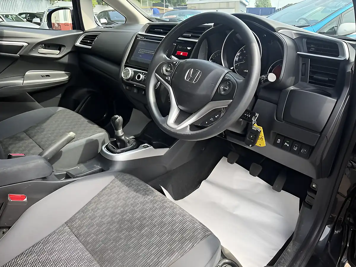 Used 2016 Honda Jazz Se Black - Interior and Exterior details 13