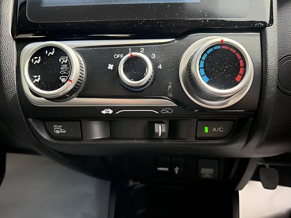 Used 2016 Honda Jazz Se Black - Interior and Exterior details 17