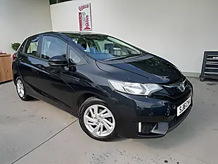 Used 2016 Honda Jazz Se Black - Interior and Exterior details 2