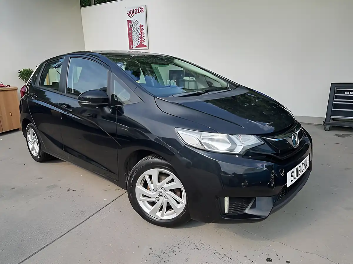 Used 2016 Honda Jazz Se Black - Interior and Exterior details 2