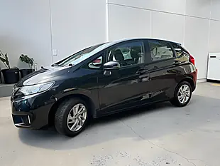 Used 2016 Honda Jazz Se Black - Interior and Exterior details 3