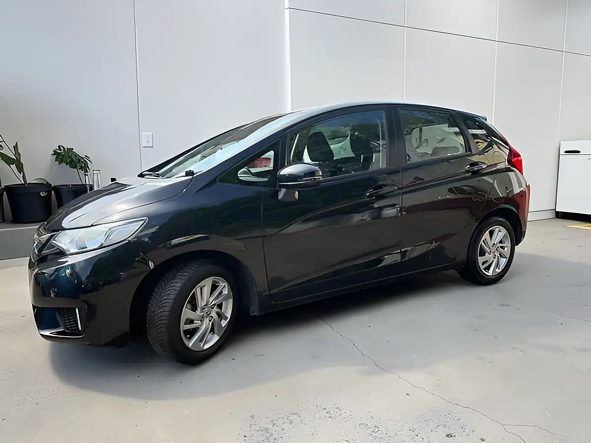 Used 2016 Honda Jazz Se Black - Interior and Exterior details 3