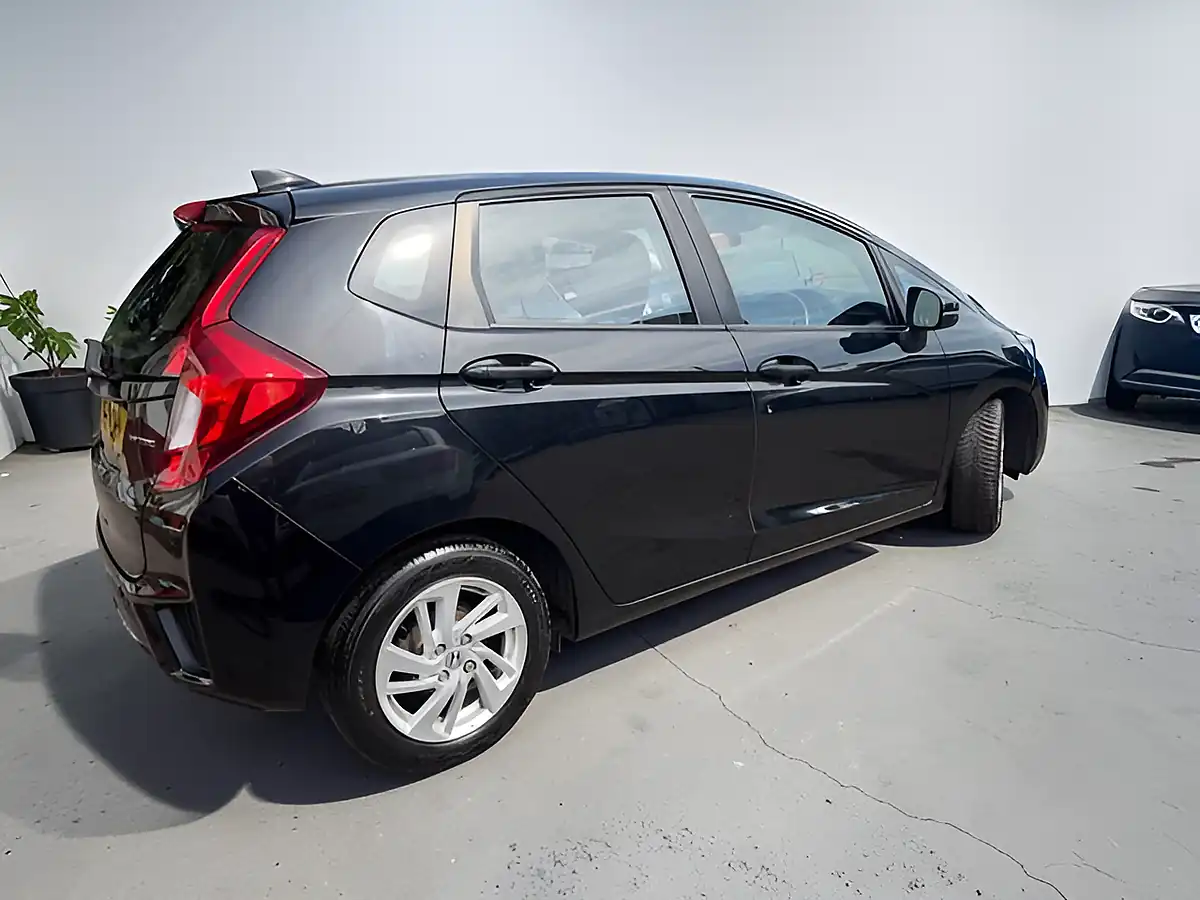 Used 2016 Honda Jazz Se Black - Interior and Exterior details 6