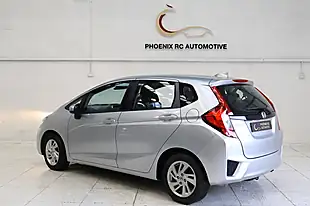 Used 2016 Honda Jazz Se Silver - Interior and Exterior details 6