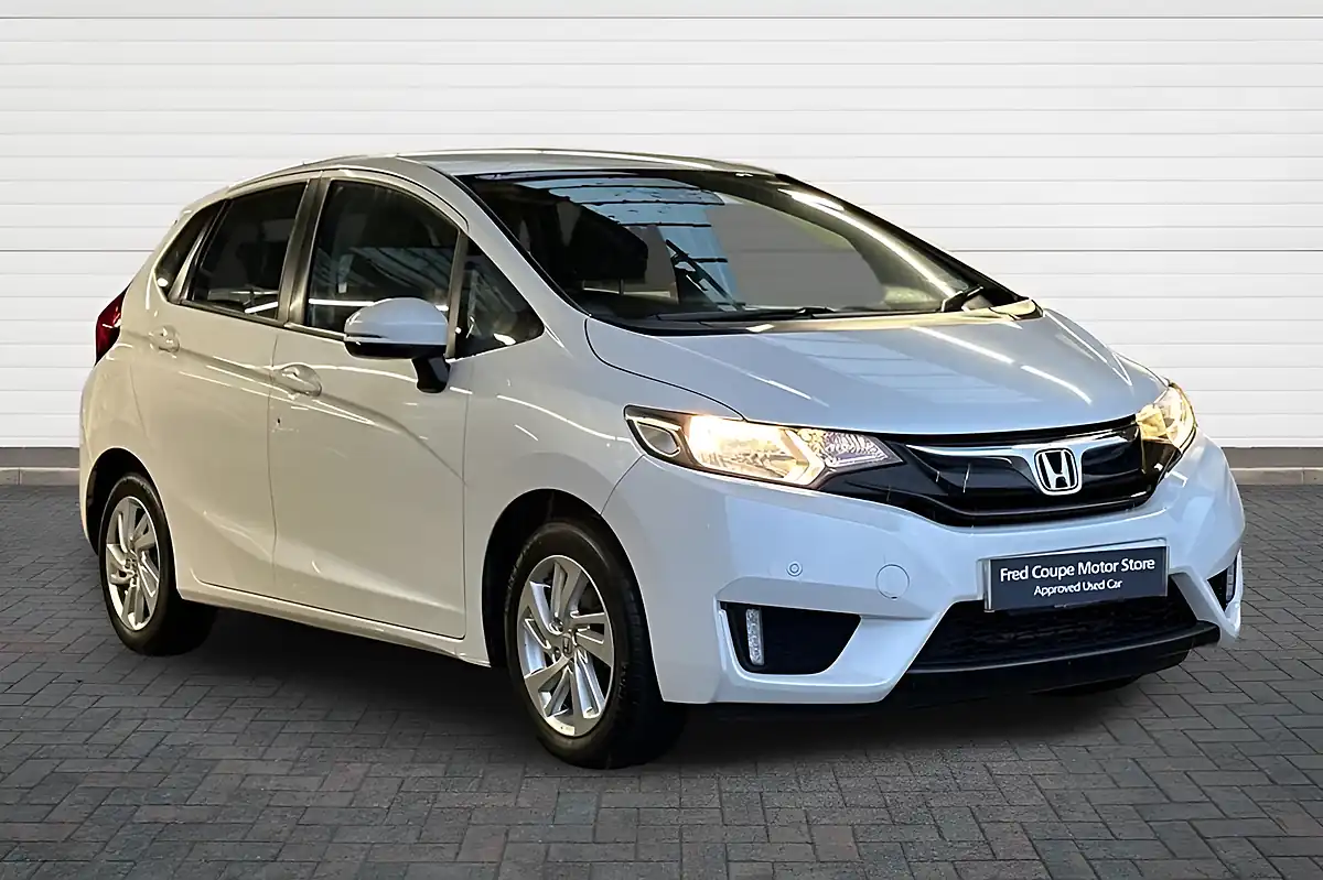Used 2016 Honda Jazz Se White - Front View