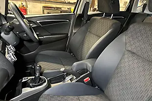 Used 2016 Honda Jazz Se White - Interior and Exterior details 11