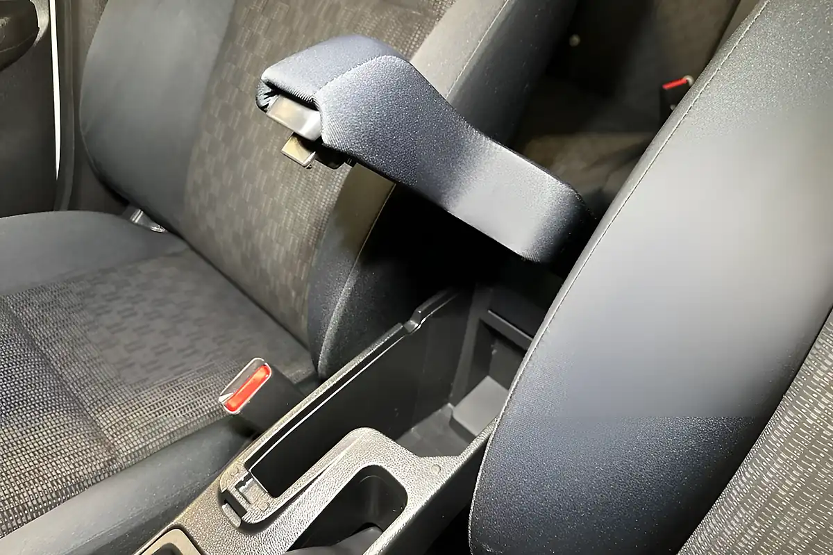 Used 2016 Honda Jazz Se White - Interior and Exterior details 14