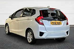 Used 2016 Honda Jazz Se White - Interior and Exterior details 5