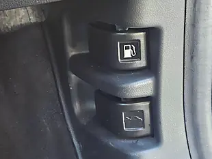 Used 2016 Honda Jazz Se White - Interior and Exterior details 14