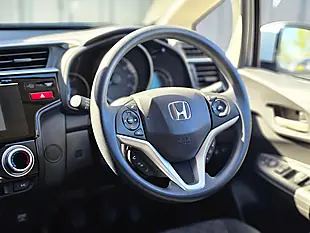 Used 2016 Honda Jazz Se White - Interior and Exterior details 3