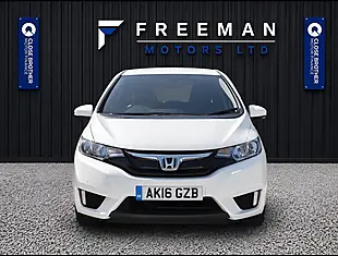 Used 2016 Honda Jazz Se White - Interior and Exterior details 5