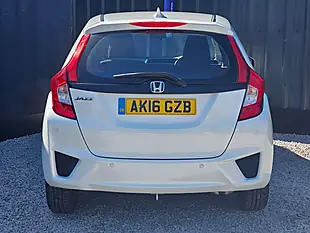 Used 2016 Honda Jazz Se White - Interior and Exterior details 8