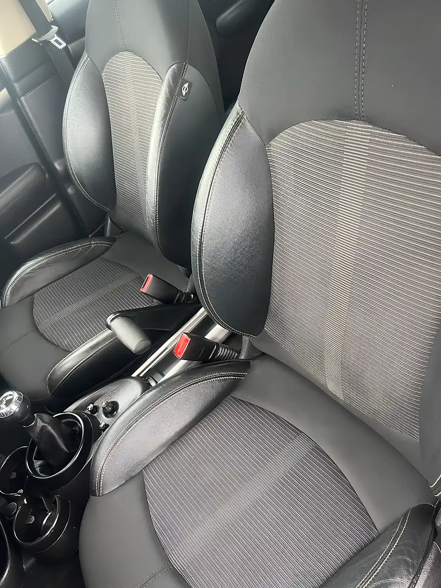 Used 2016 Honda Jazz Se White - Interior and Exterior details 10