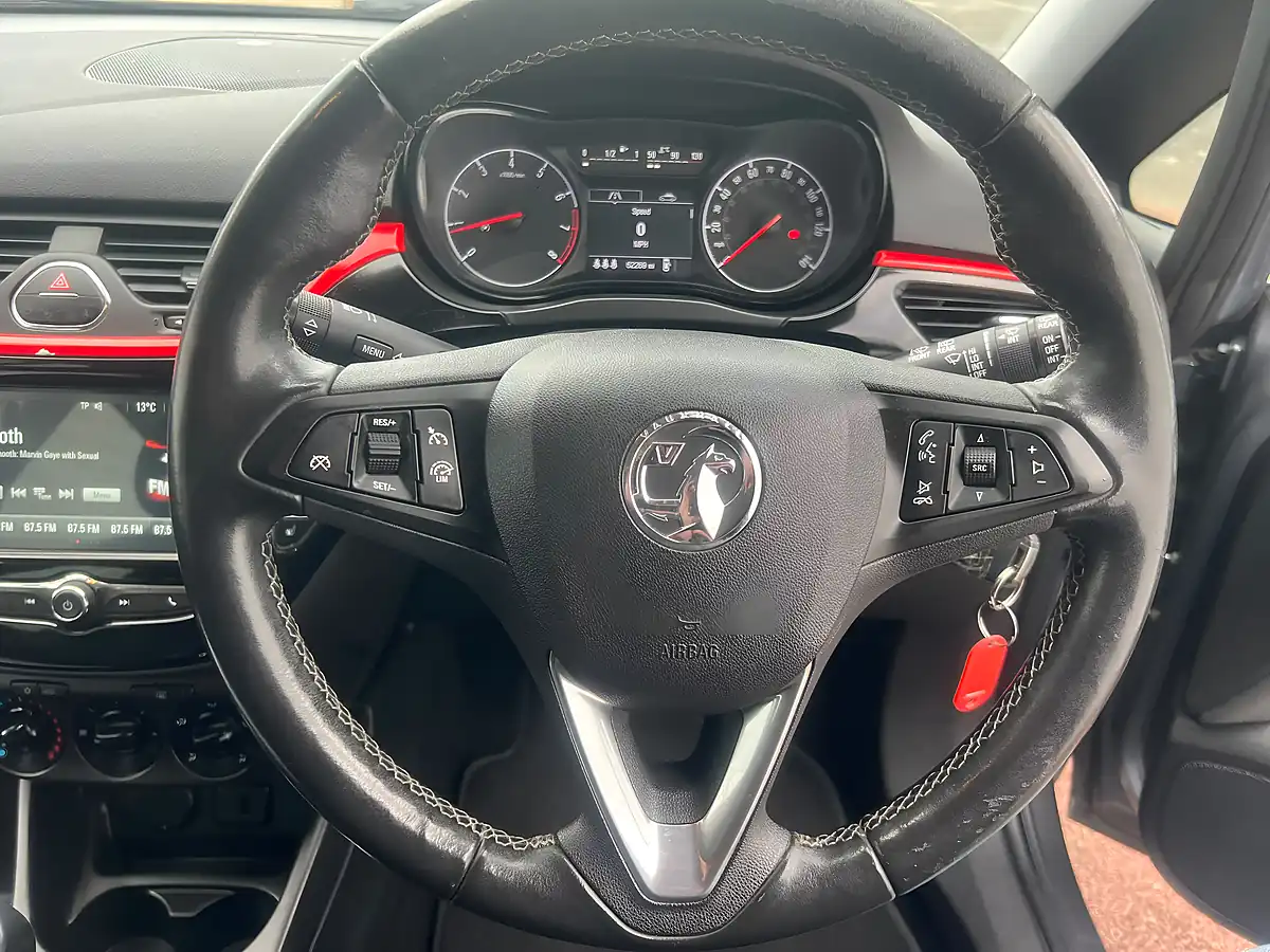 Used 2016 Honda Jazz Se White - Interior and Exterior details 13