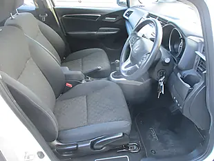 Used 2016 Honda Jazz Se White - Interior and Exterior details 11