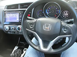 Used 2016 Honda Jazz Se White - Interior and Exterior details 18