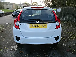 Used 2016 Honda Jazz Se White - Interior and Exterior details 5
