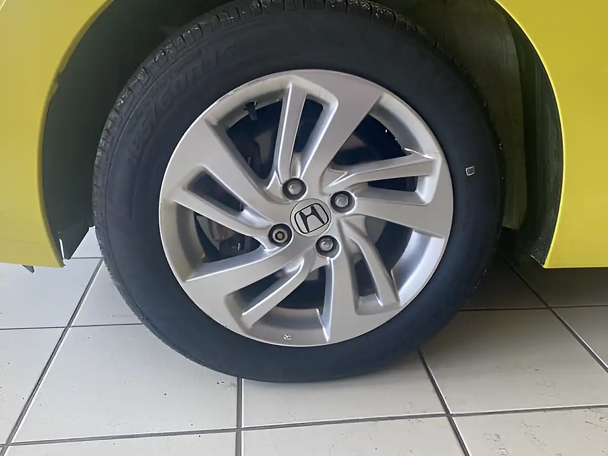 Used 2016 Honda Jazz Se Yellow - Interior and Exterior details 10